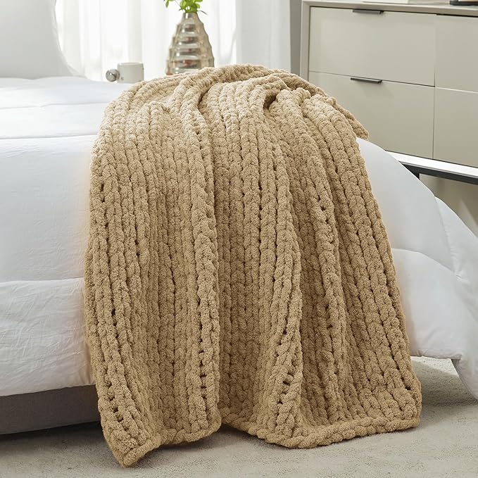 Amélie Home Chunky Knit Throw Blanket for Couch, Soft Chenille Crochet Blanket for Children, 40"x50", Beige