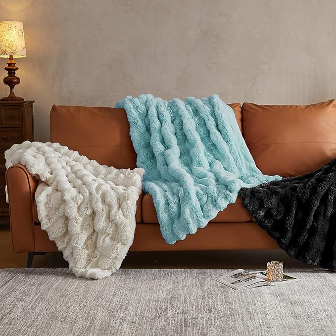 JELLYMONI Plush Faux Fur Throw Blanket – Elegant Black Cozy Bed & Couch Cover, Thick Warm Fuzzy Textured Bubble Design, Queen Size (90"x90")