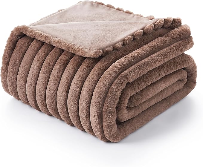 Amélie Home Faux Fur Throw Blanket for Couch, Cozy Fuzzy Fluffy Fur Luxurious Soft Striped Plush Gift Blankets for Family Sofa Chair Bed Living Room Bedroom, 55"x70", Light Coffee