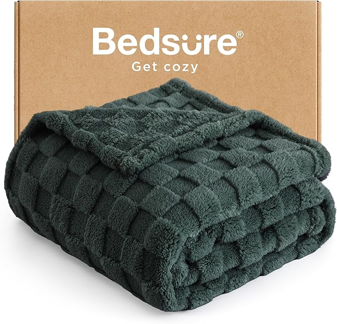 Bedsure GentleSoft Dark Green Throw Blanket for Couch - Checkered Fleece Blankets Gifts for Women Men Girls, Cute Soft Cozy Throw for Bedroom Home Decor Gifts, 50x60 Inches