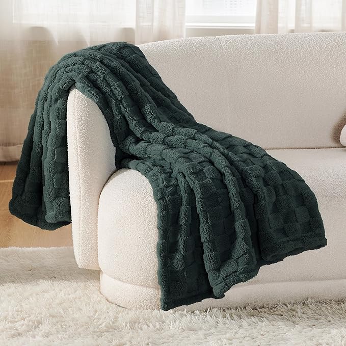 Bedsure GentleSoft Dark Green Throw Blanket for Couch - Checkered Fleece Blankets Gifts for Women Men Girls, Cute Soft Cozy Throw for Bedroom Home Decor Gifts, 50x60 Inches