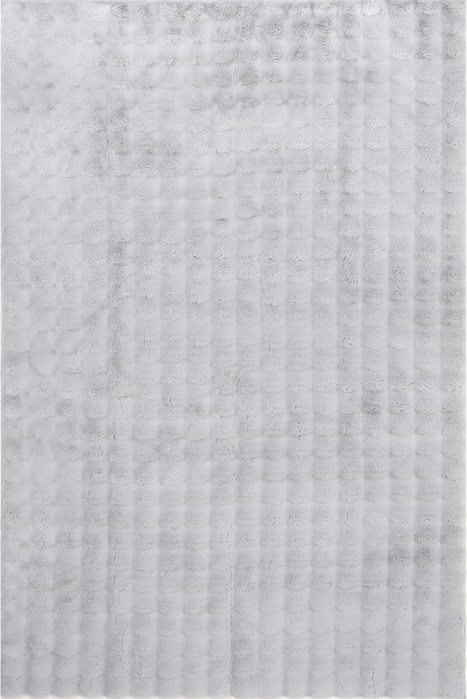 nuLOOM Jeni Solid Faux Rabbit Machine Washable Area Rug, 6x9, Silver