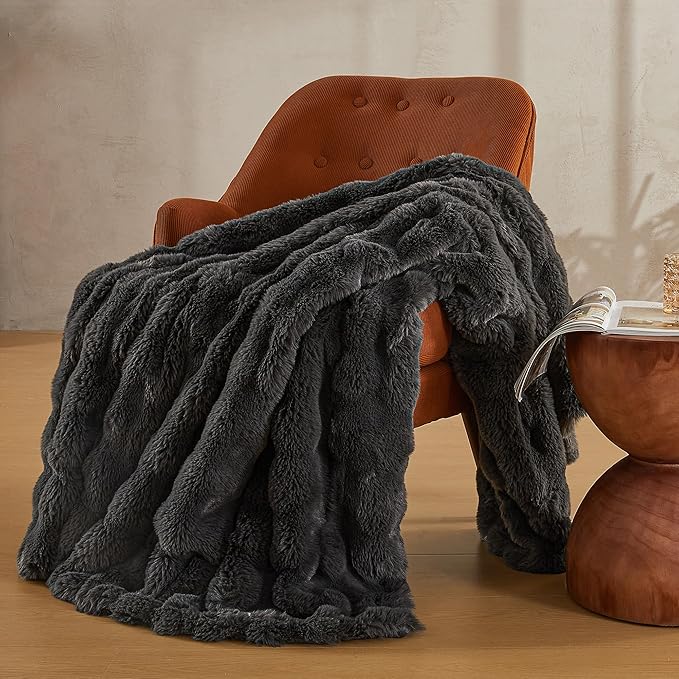 JELLYMONI Faux Fur Throw Blanket, Dark Grey Cozy Plush Bubble Bed Blanket, Thick and Warm King Size (108" x 90")
