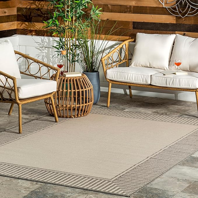 nuLOOM 4' x 6' Outdoor Area Rug, Casual Design with Striped Border, Stain Resistant, Highly Durable, for Patio, Balcony, Bedroom, Living Room, Dining Room, Bathroom, Light Grey