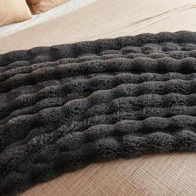 JELLYMONI Faux Fur Throw Blanket, Dark Grey Cozy Plush Bubble Bed Blanket, Thick and Warm King Size (108" x 90")