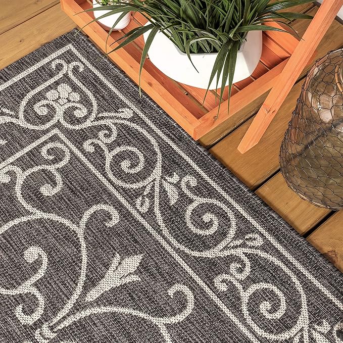 JONATHAN Y Vintage Filigree Indoor Outdoor Square Area Rug 3X3 Black/Gray, Charleston Textured Weave for Backyard, Patio, Porch, Easy-Cleaning, High Traffic, Pet-Friendly, Non-Shedding (SMB106G-3SQ)